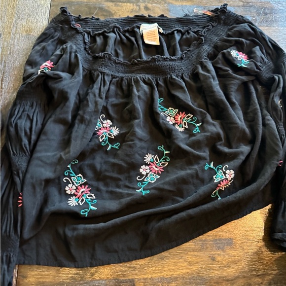 Flying Tomato floral boho top with bell sleeves size large - Picture 2 of 3